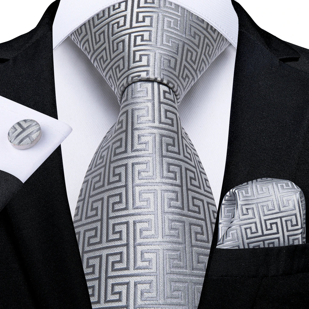 Kit Gravata Masculina DiBanGu com Lenço e Abotoaduras