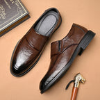 Sapato Masculino Slip-On em Couro com Bico Fino