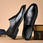 Sapato Masculino Slip-On em Couro com Bico Fino
