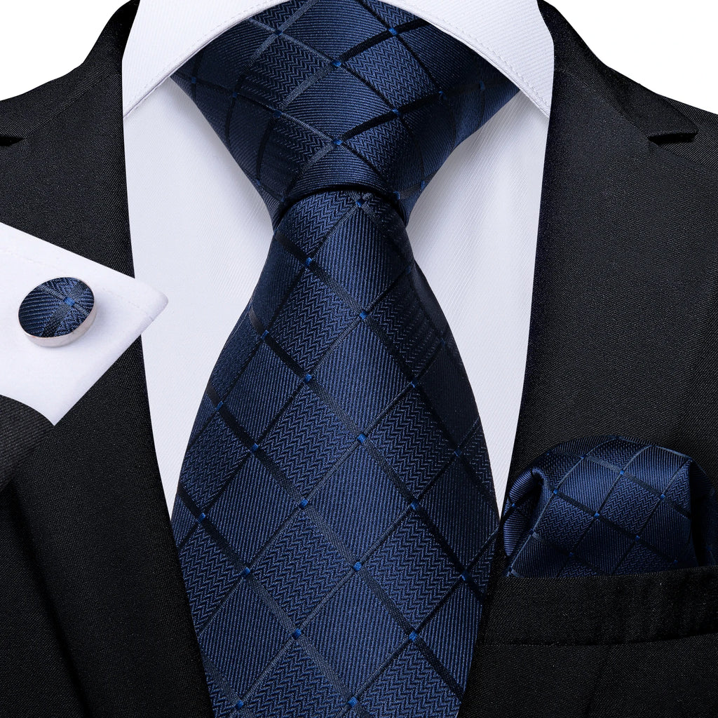 Conjunto Gravata Masculina Clássica 8 cm com Lenço de Bolso
