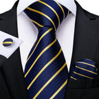 Conjunto Gravata Masculina Clássica 8 cm com Lenço de Bolso