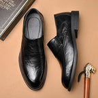 Sapato Masculino Slip-On em Couro com Bico Fino
