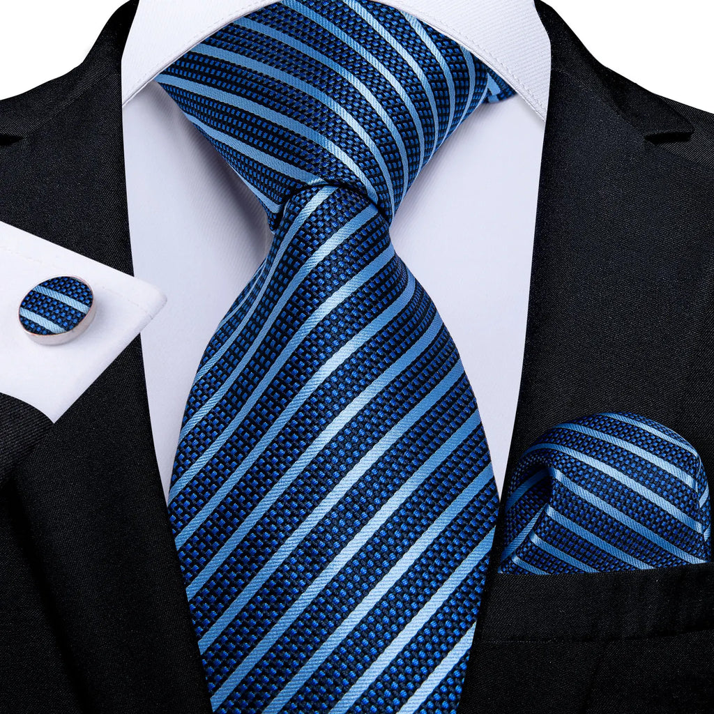 Conjunto Gravata Masculina Clássica 8 cm com Lenço de Bolso