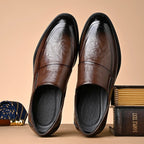 Sapato Masculino Slip-On em Couro com Bico Fino
