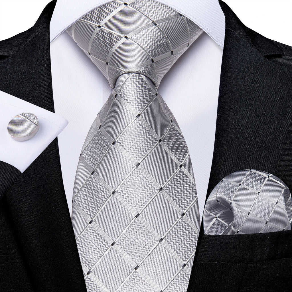 Kit Gravata Masculina DiBanGu com Lenço e Abotoaduras